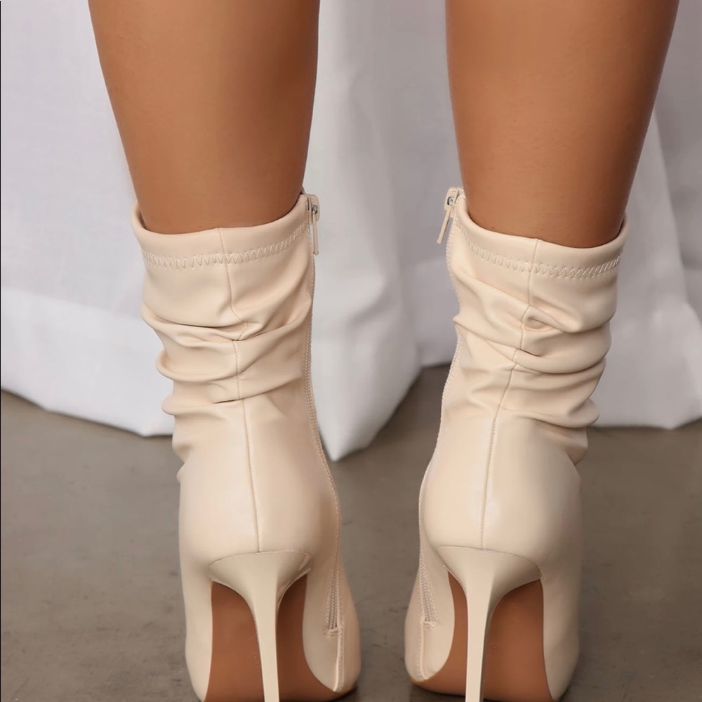 Heeled Ankle Length Booties - Picture 3 of 3